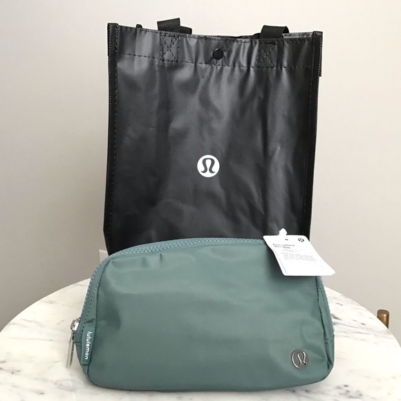Lululemon Everywhere Belt Bag New With Tag - Picture 8 of 12